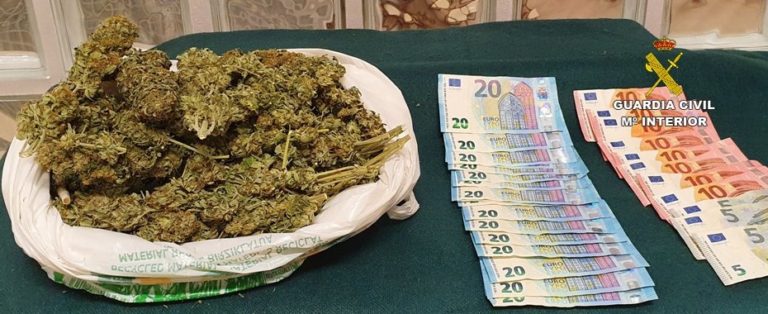 Detinguts dos joves per vendre marihuana a Marratxí