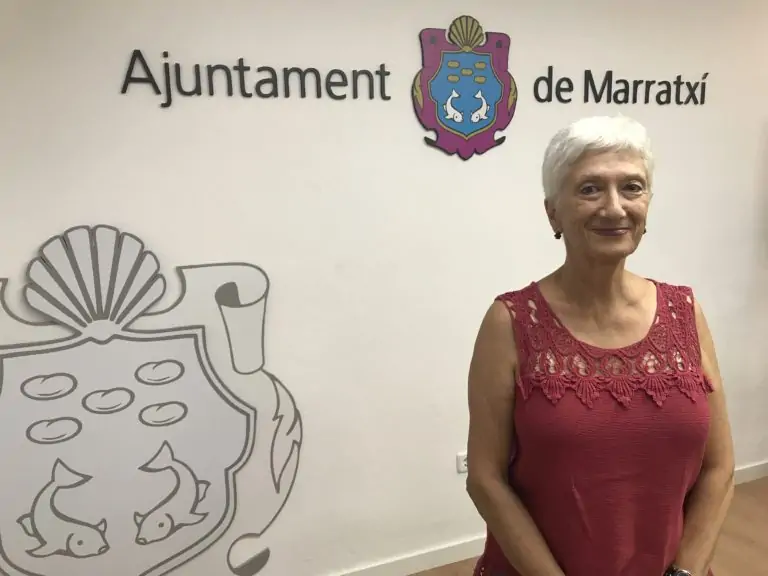 LA DEFENSORA DE LA CIUTADANIA, INTERMEDIÀRIA ENTRE ELS VEÏNATS I L’AJUNTAMENT