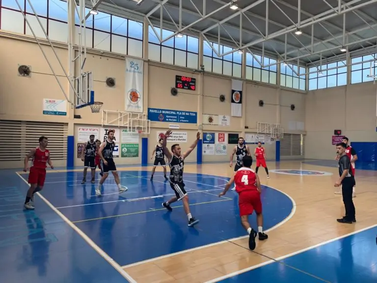 Clara victoria (80-60) del Open Tach Bàsquet Pla de na Tesa contra el Alcázar