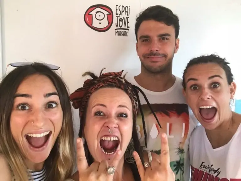 UN DIA AMB ELS DINAMITZADORS