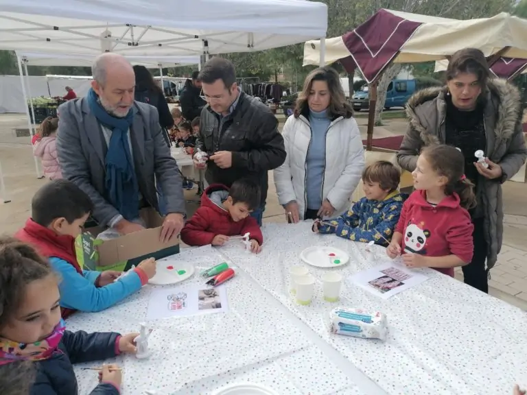 LOS ALUMNOS DE PRIMARIA PARTICIPAN EN UN PROYECTO DE FAMILIARIZACIÓN CON EL MERCADO Y EL PRODUCTO LOCAL