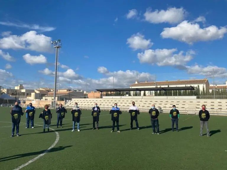 L’Ajuntament de Marratxí i dotze clubs esportius del municipi presenten la campanya “Tu ets part de la vacuna”