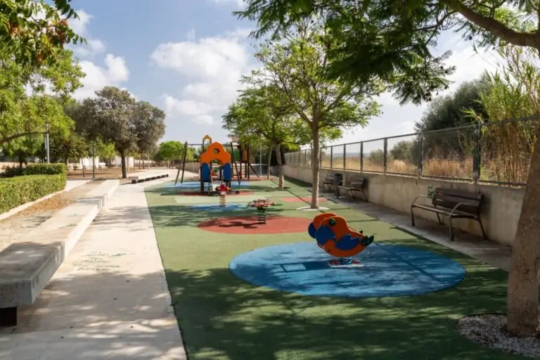 Ja s’han reobert una vintena de parcs infantils del municipi