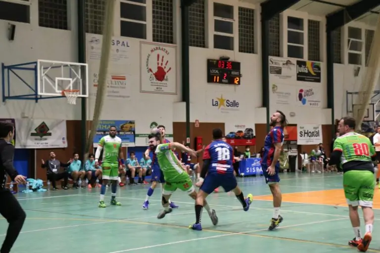 Gran empate del Sispal Handbol Marratxí ante el Levante, tercer clasificado de la competición