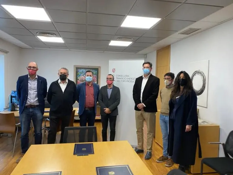L’Ajuntament signa un conveni amb el Govern i ASINEM per al desenvolupament de microcomunitats energètiques al polígon