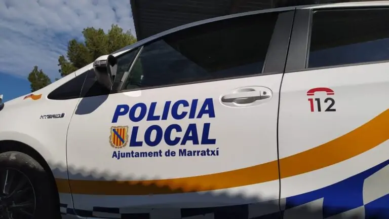 La Policía Local ha detenido in fraganti a dos individuos mientras robaban en el interior de una casa en el Pla de na Tesa