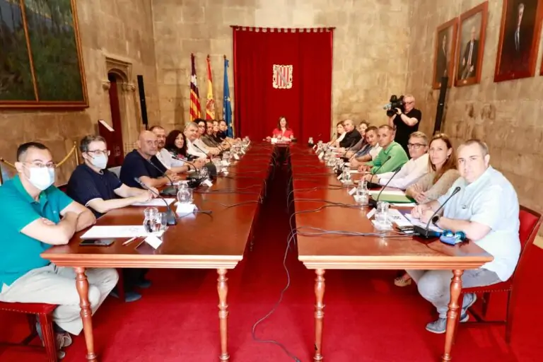 El Govern anuncia una oferta d’ocupació pública històrica de més de 10.000 places a Salut, Educació i serveis generals de l’Administració