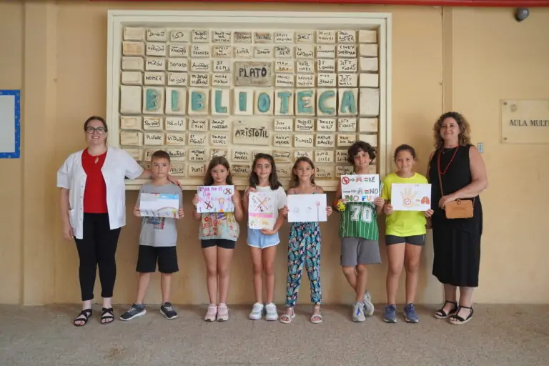 Más de cien niños y niñas de primaria del colegio Costa i Llobera participan en un concurso de dibujo con motivo de la Semana Sin Humo