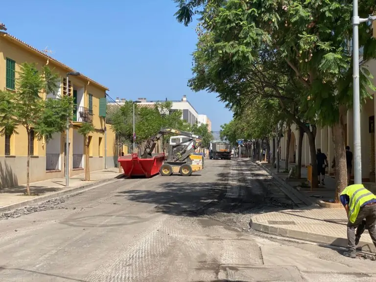Les obres d’asfaltatge arriben al Camí Cabana