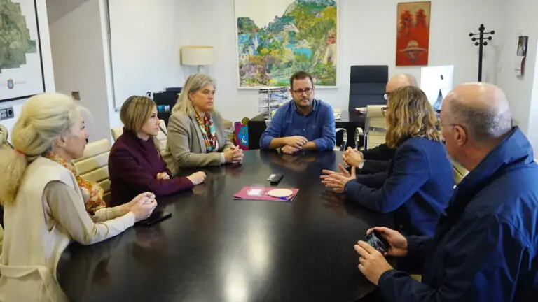 L’Ajuntament de Marratxí i Endesa signen un conveni per a millorar la qualificació professional de treballadors del municipi