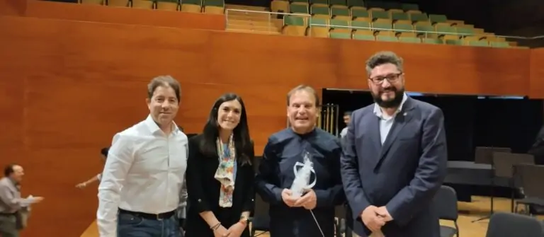 La Banda de Música de Marratxí recapta 2.000 euros a favor de la Fundación AHUCE amb el seu tradicional concert solidari