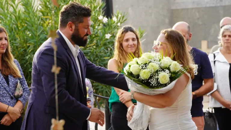 Marratxí rinde homenaje a las familias que han sufrido la pérdida de un bebé en un emotivo acto en el cementerio municipal
