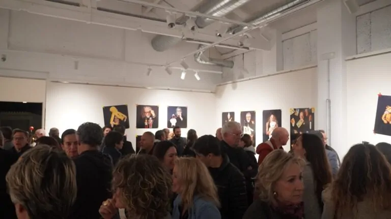 Sa Refinadora de Marratxí repeteix amb èxit de convocatòria el format d’exposició conjunta amb retrats fotogràfics de Teresa Ponseti i escultura de Vicenç Palmer