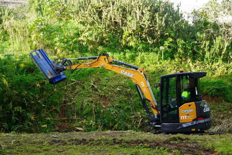 Marratxí incorpora una excavadora hidràulica per reforçar el manteniment de torrents i camins rurals